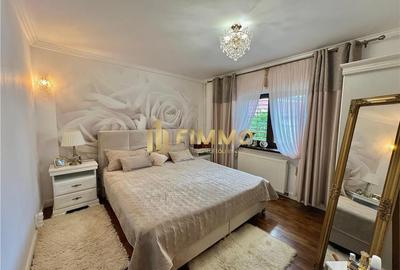 Casă individuală cu 9 camere în Central