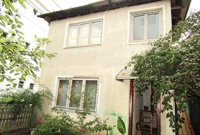 Casă individuală cu 2 camere în Aleea Trandafirilor