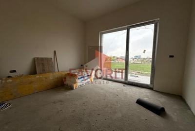 Triplex in Sacalaz |  Finisaje premium | 3 camere | Asfalt | 2 terase - 2