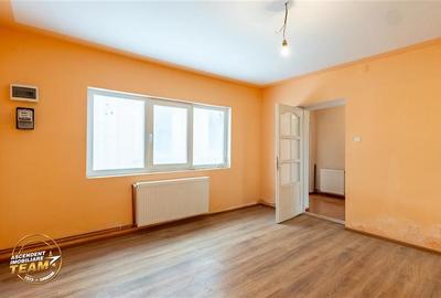 Accesibilitate si farmecul unei case cu garaj, locatie de referinta, Central, Ta - 11