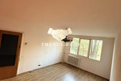 Apartament cu 3 camere decomandat în Drumul Taberei