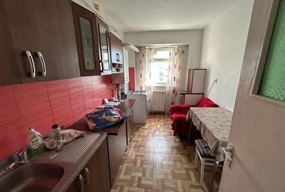 Apartament cu 3 camere de vanzare, zona Ceasul Rau. - 5