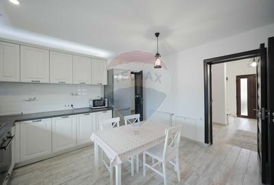 Casă 4 Camere cu Garaj, Construită de Proprietar, Cartier Episcopia - 30