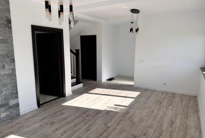 Casă individuală cu 4 camere în Breazu