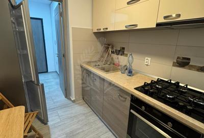 Apartament cu 2 camere semidecomandat, mobilat în Republicii