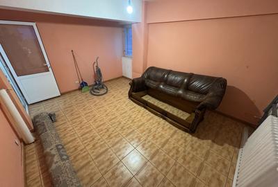 Apartament 3 camere zona Far - 1