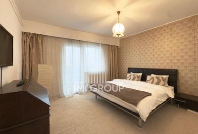 Apartament cu 3 camere semidecomandat, mobilat în Central