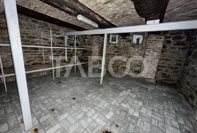 Casa familiala pentru locuit sau vacanta , spatioasa si confortabila . - 16