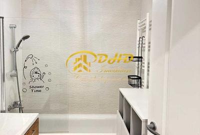 Apartament cu 3 camere decomandat în Nicolina