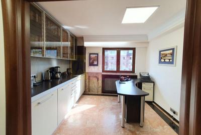 Apartament cu 3 camere de vanzare in Campina - Zona ultracentrala - 11