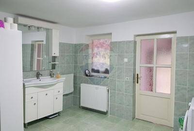 Casă / Vilă cu 6 camere de vânzare - 15