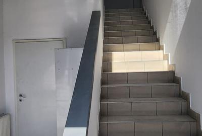 Showroom auto suprafata 6500 mp, teren 1500 mp, deschidere 90 ml la DN 1. - 30