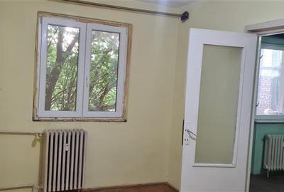 APARTAMENT 2 CAMERE ARADUL NOU ETAJ 1