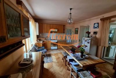 Proprietate individuala-3 apartamente,spatiu comercial,garaje,gradina,curte - 4