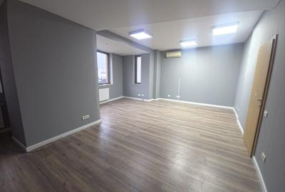 Birou, 35.66 mp în Delfinariu