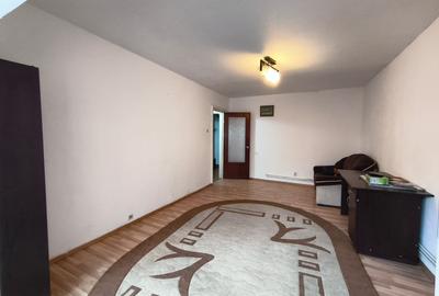 Apartament cu 3 camere, etaj intermediar - 10