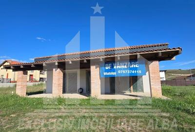 Casa individuala | Semifinisata | 200 mp | 743 mp teren | Ciugud - 1