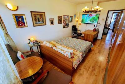 Apartament cu 4 camere decomandat, mobilat în Ștefan cel Mare