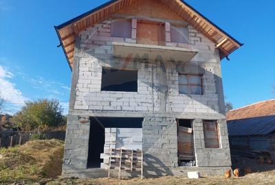 Casa la rosu de vanzare in Caiuti, Bacau - 12