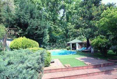 Exclusivitate / Iancu Nicolae-Pipera, vila cu piscina, langa padure - 1