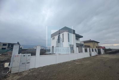 Casă individuală cu 4 camere în Cristian