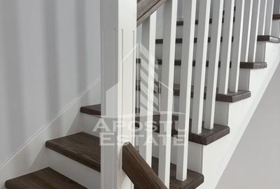 Duplex  despărțit prin garaj și camera tehnică în Giarmata - 11