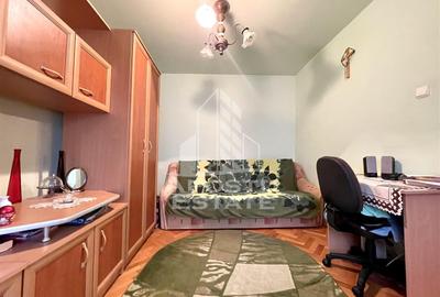 Apartament cu 2 camere semidecomandat în Girocului