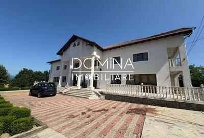 *Conac impresionant* cu arhitectura simetrica - pretabil resedinta sau business - 2