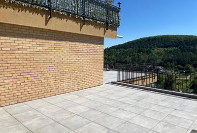 Apartament de 4 camere, 120 mp, terasa de 70 mp, view SUPERB, zona Vivo - 4