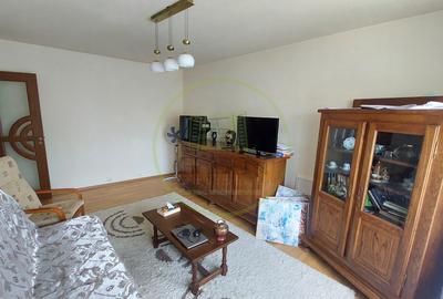 Apartament doua camere decomandat, 52 mp, cartier Cornitoiu, zona Liceul Bibescu - 1