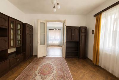 De vânzare | Casă renovabilă cu teren 601 mp | Gruia – zona 7 Străzi - 11