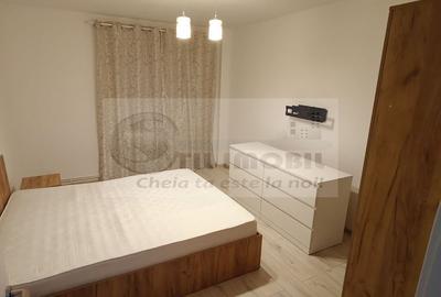 Apartament semidecomandat cu 3 camere si balcon - Podu Ros - 500€ - 1