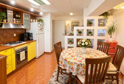 Central apartament spațios transformat din 4 camere - 11