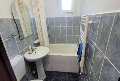 Inchiriez apartament cu 2 camere, cartier Florilor, Str. Lalelelor - 8