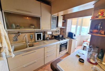 Apartament cu 2 camere decomandat, mobilat în Decebal