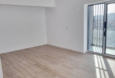 Apartament cu 3 camere decomandat în Băneasa