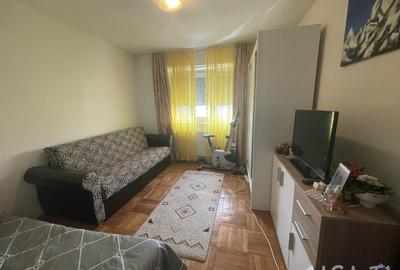 Apartament 3 Camere, Etaj 4, Strada Aleea Teilor - 8