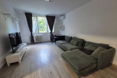 Apartament cu 4 camere decomandat, mobilat în Lujerului