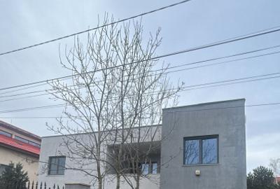 Casă individuală cu 5 camere în Central