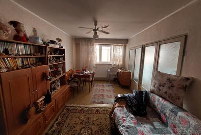 Apartament cu 4 camere decomandat- Micro 17 - 1