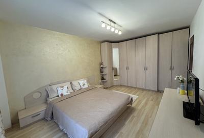 Apartament cu 3 camere decomandat în Malu Roșu