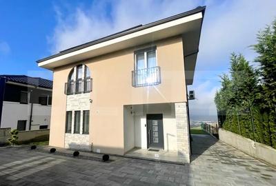 Casă individuală cu 4 camere în Dezmir