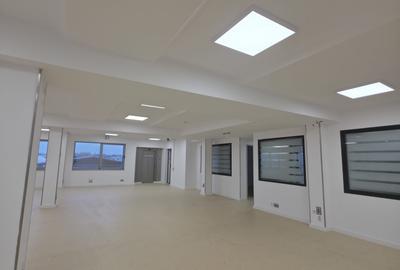 Spațiu comercial, 230 mp în Central