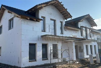 Duplex cu 4 camere în Moșnița Nouă