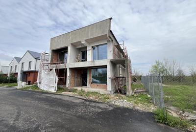 Casă individuală cu 5 camere în Corbeanca