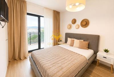 Apartament cu 3 camere nedecomandat, mobilat în Bulgaria