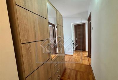 Apartament de vanzare in Sibiu - 3 camere, balcon, pivnita - zona buna - 11