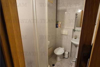 Apartament spatios cu 4 camere plus boxa accesibila din interior. - 13