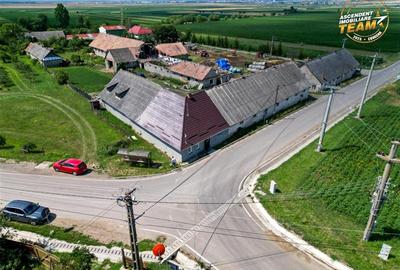 Casă individuală cu 5 camere în Fotoș