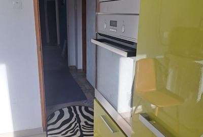 Apartament 3-4 Camere Decomandat – Dâmbu Pietros (70 mp + Birou & Cămară) - 10
